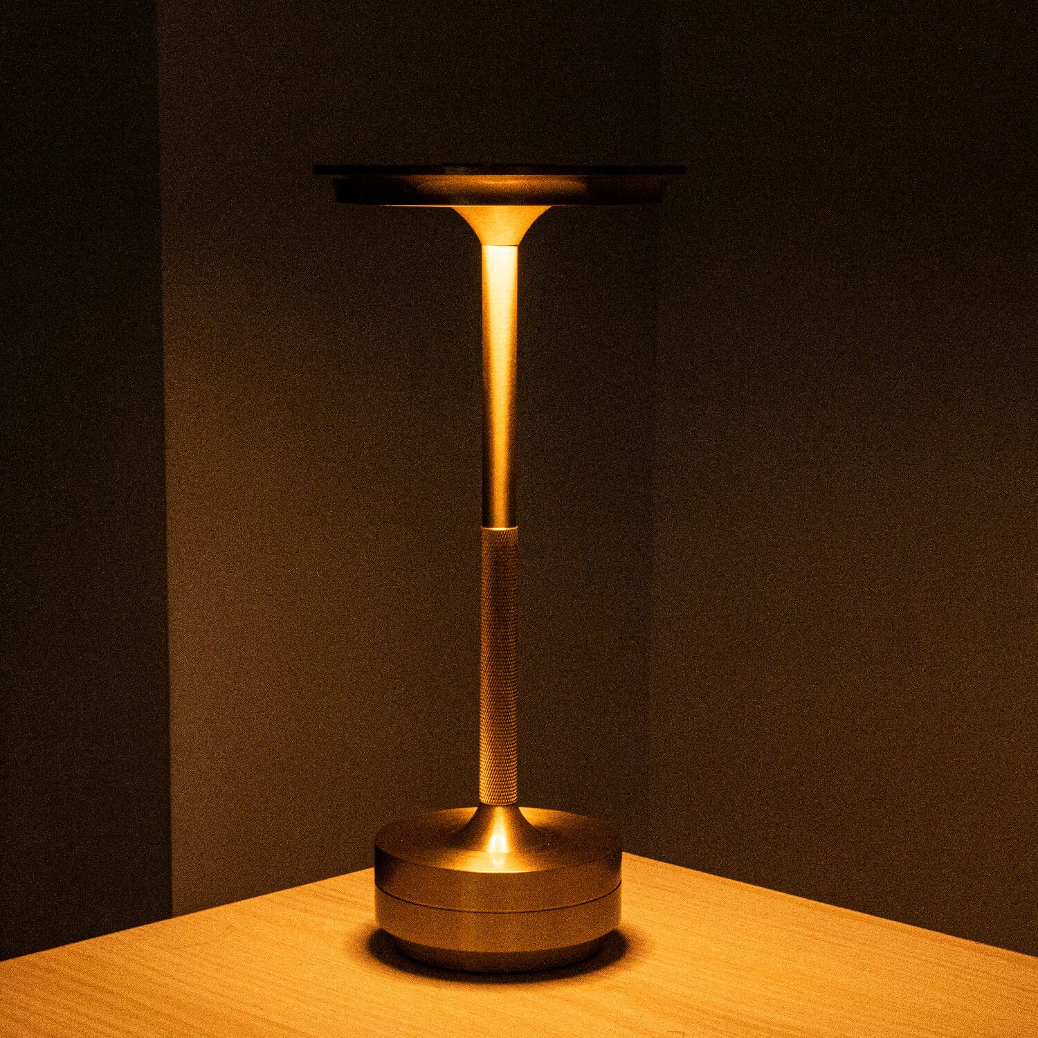 Ambient™ Metallic Cordless Table Lamp - Mantar Lamps