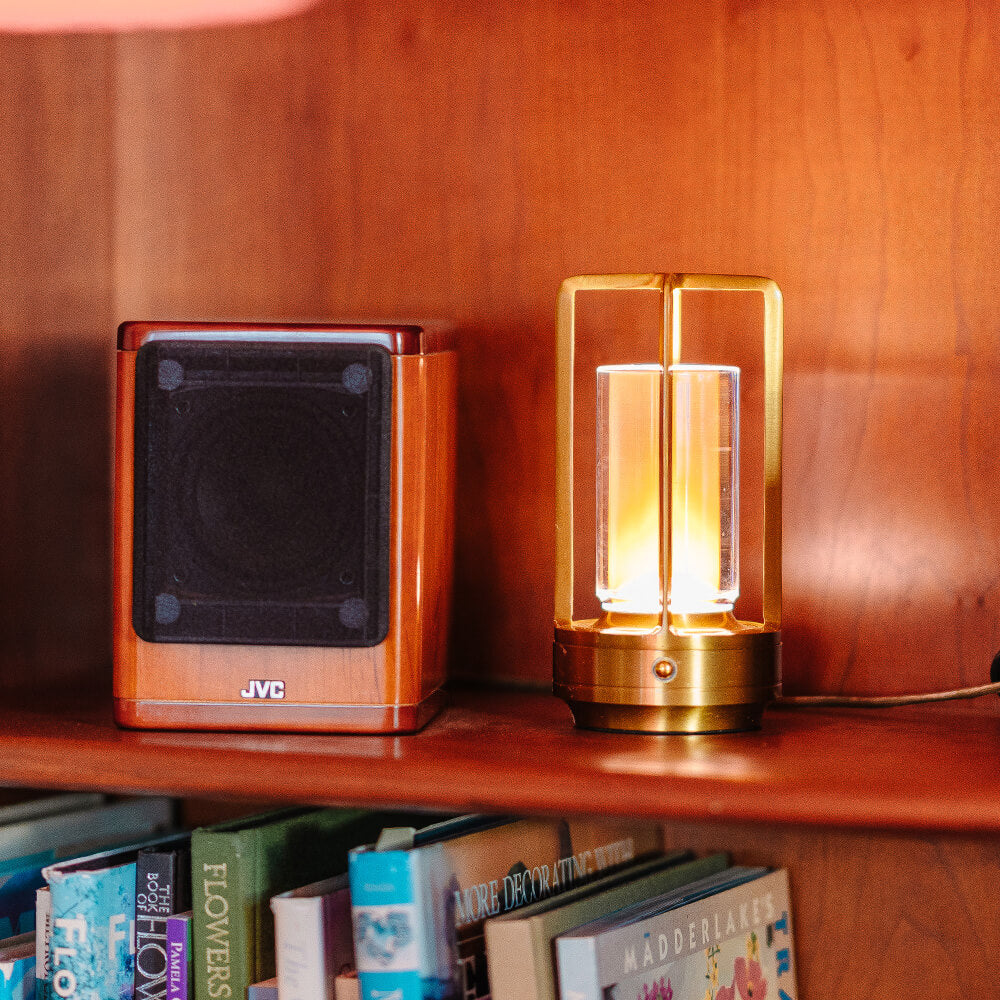 Lámpara de mesa de cristal inalámbrica Ambient Lantern™