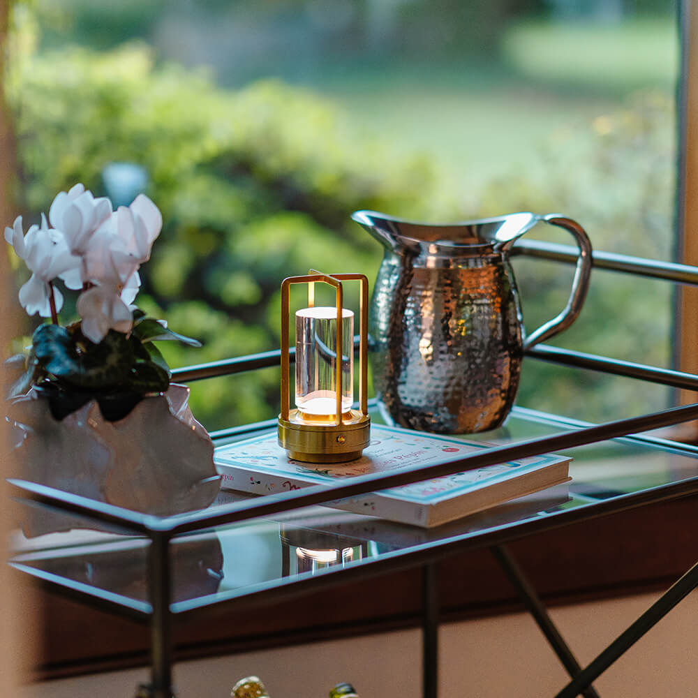 Lámpara de mesa de cristal inalámbrica Ambient Lantern™
