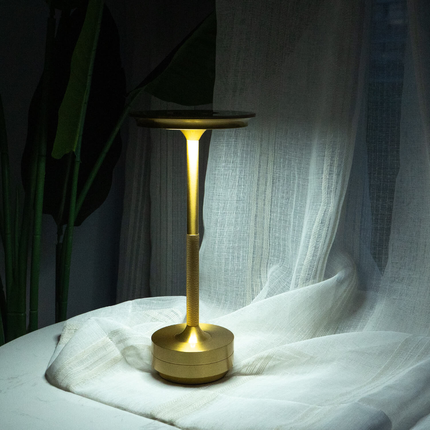 Ambient™ Metallic Cordless Table Lamp - Mantar Lamps
