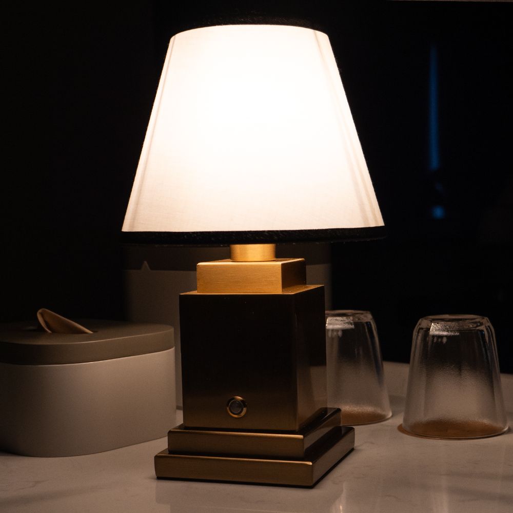 Pamu Fabric Table Lamp