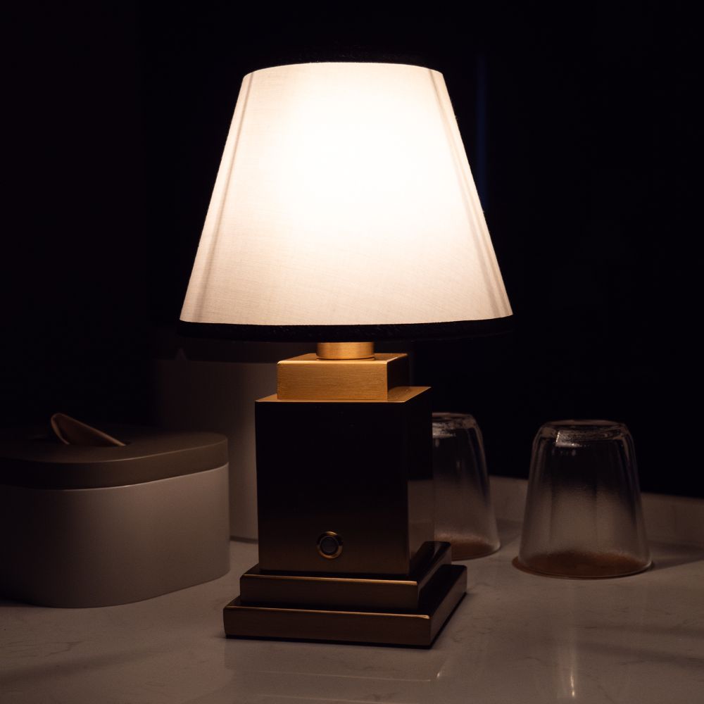 Pamu Fabric Table Lamp