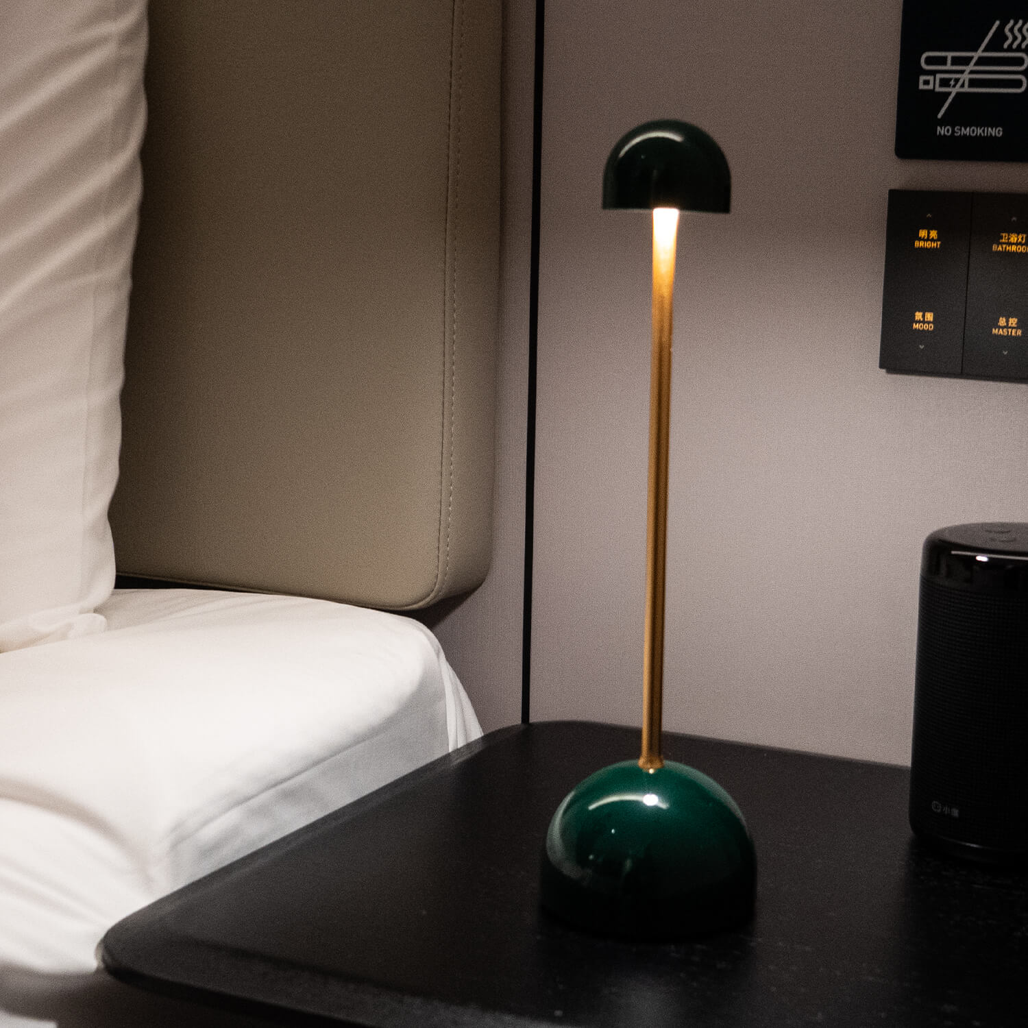 Zumrut Table Lamp