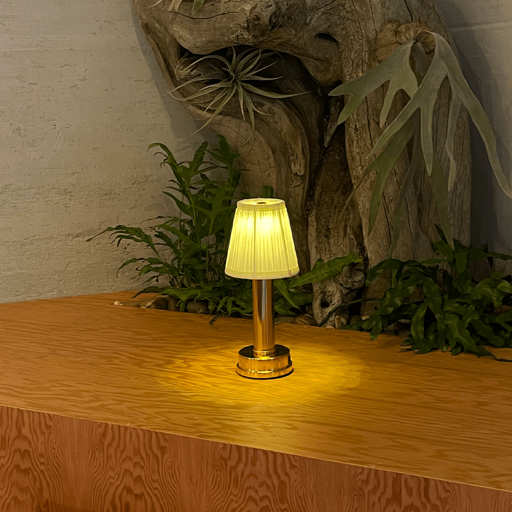 Lámpara de mesa de tela Doku